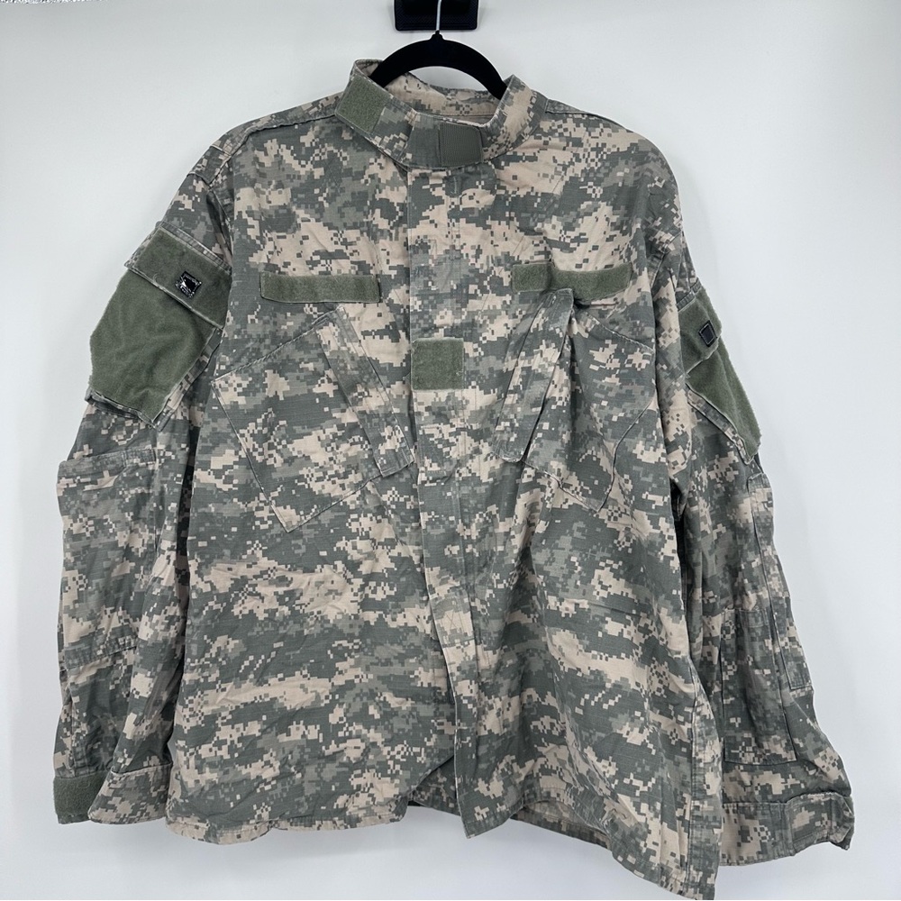 Camouflage Coat Army Combat Uniform Military Jacket  Large I0021